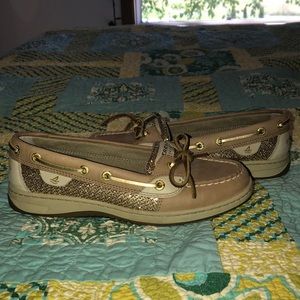 Gold Sperry’s